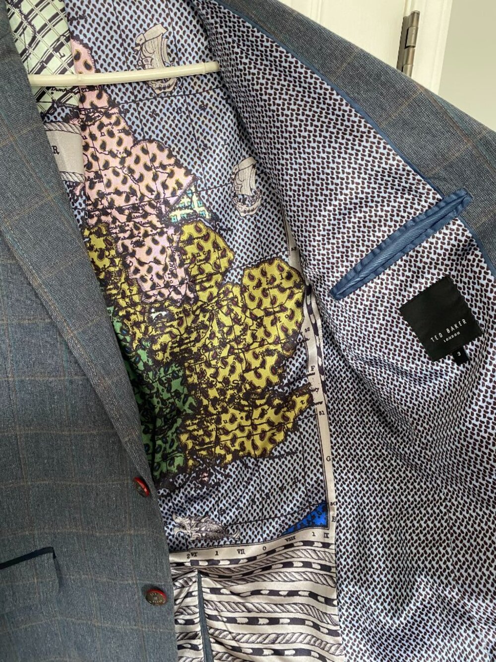 Ted Baker Grey Plaid Blazer Jacket Size 4 | Signature World Map Geo Lining - Picture 4 of 5